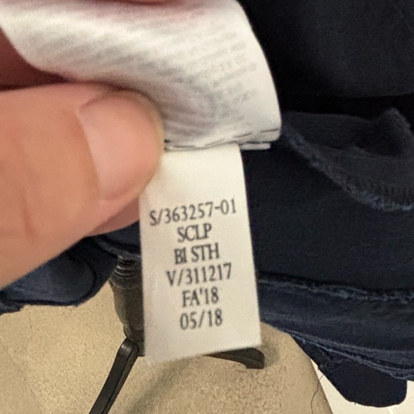 Banana Republic Navy Scalloped Hem V-Neck Dress size 4 - Picture 11 of 11